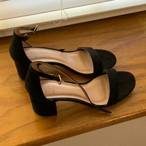 A New Day strappy healed sandal - Picture 4 of 5